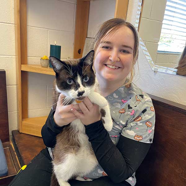 Cassie , Veterinary Assistant 